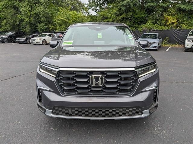 new 2025 Honda Pilot car, priced at $46,695