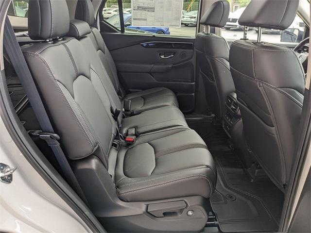 new 2025 Honda Pilot car, priced at $50,135
