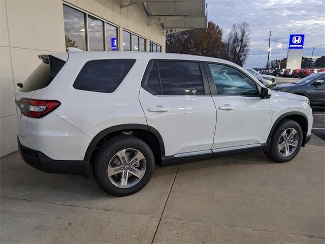 new 2025 Honda Pilot car, priced at $48,180