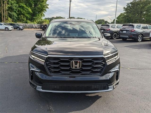 new 2025 Honda Pilot car, priced at $47,050