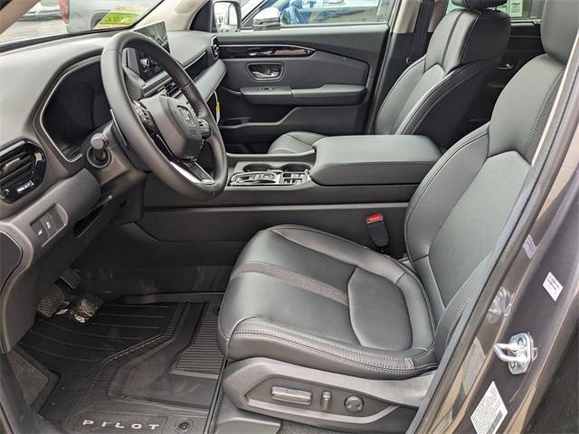 new 2025 Honda Pilot car, priced at $44,950