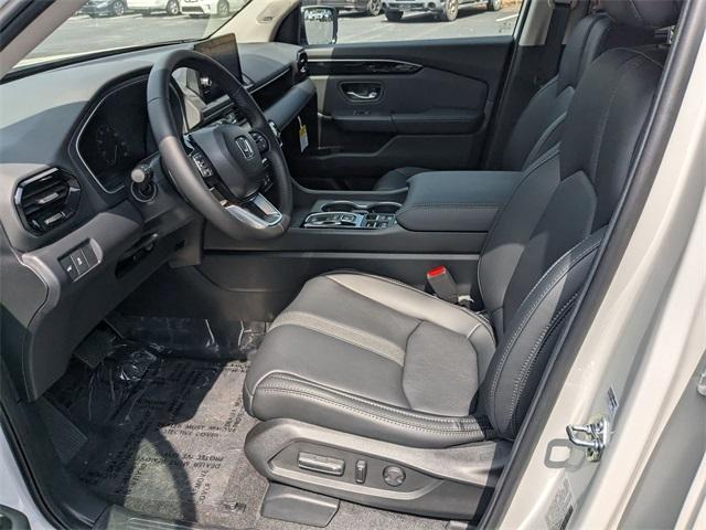 new 2025 Honda Pilot car, priced at $49,405