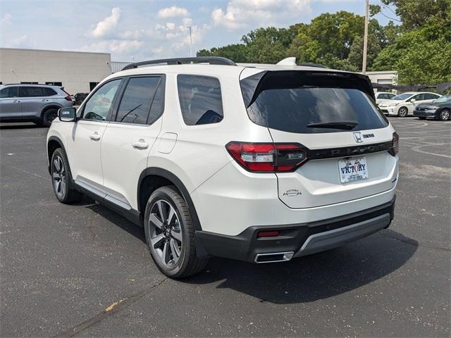 new 2025 Honda Pilot car, priced at $49,405