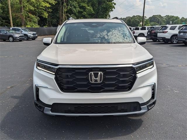 new 2025 Honda Pilot car, priced at $49,405