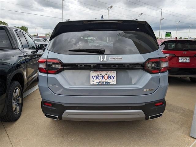 new 2025 Honda Pilot car, priced at $49,405