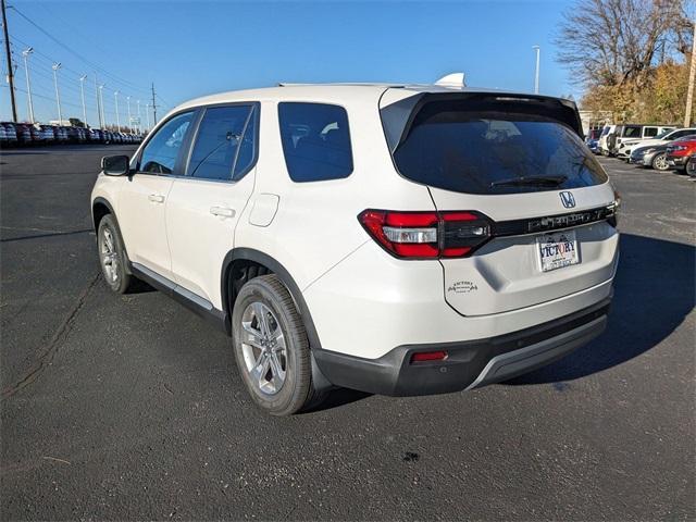 new 2025 Honda Pilot car, priced at $45,350