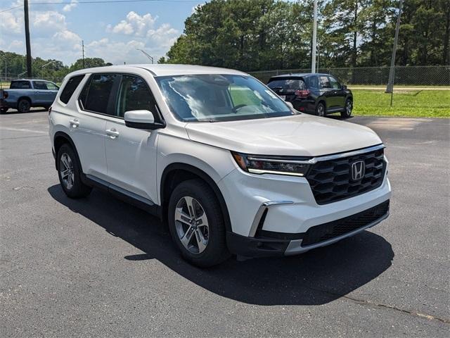 new 2025 Honda Pilot car, priced at $45,405