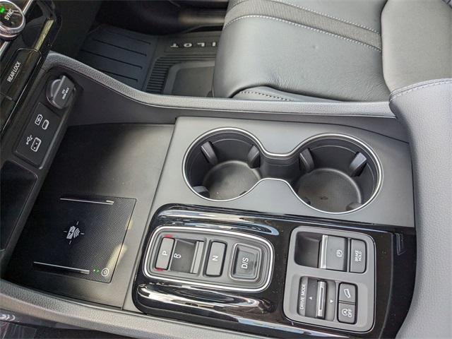 new 2025 Honda Pilot car, priced at $45,405