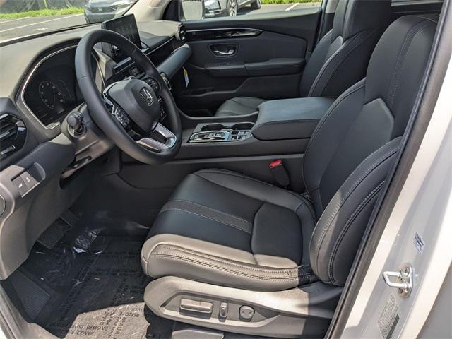 new 2025 Honda Pilot car, priced at $45,405