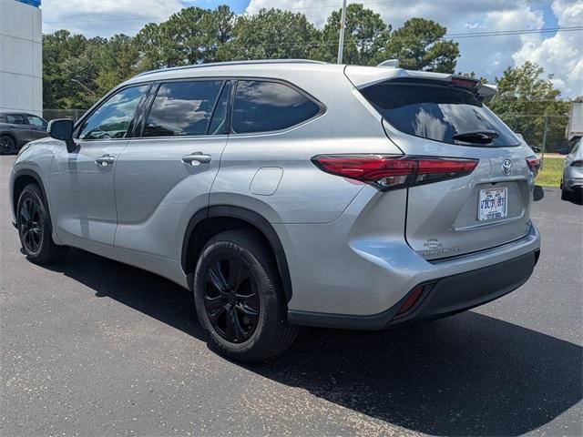 used 2020 Toyota Highlander car, priced at $23,997