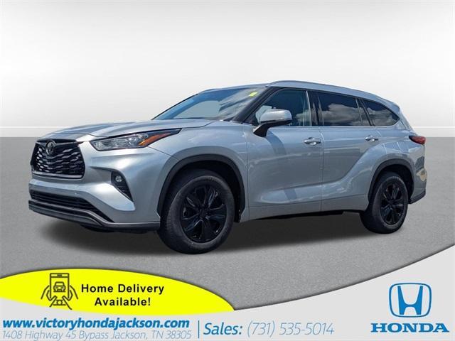used 2020 Toyota Highlander car, priced at $23,997
