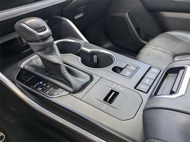 used 2020 Toyota Highlander car, priced at $23,997