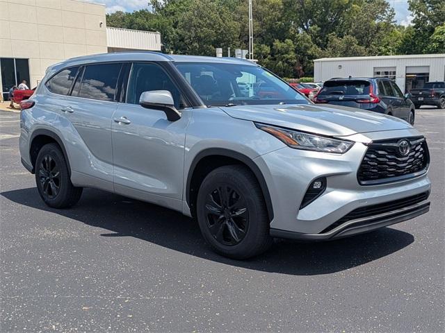 used 2020 Toyota Highlander car, priced at $23,997