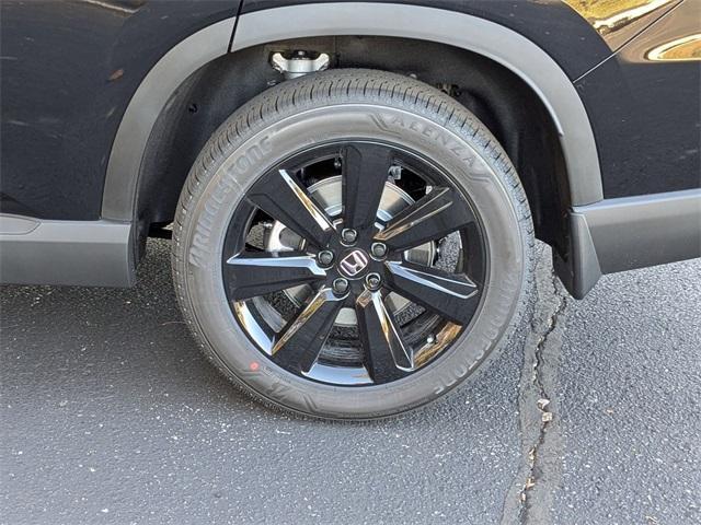 new 2025 Honda Pilot car, priced at $56,075