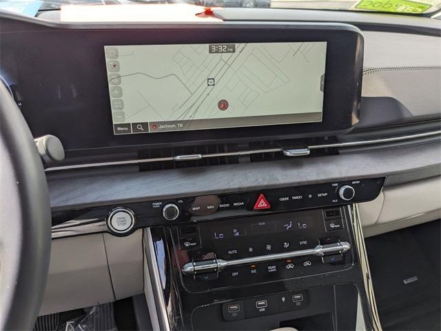 used 2024 Kia Carnival car, priced at $40,998