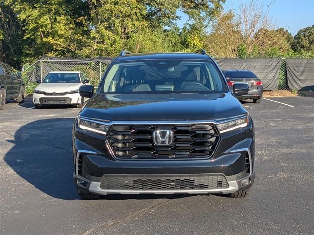new 2025 Honda Pilot car, priced at $50,850