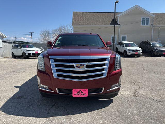 used 2019 Cadillac Escalade ESV car, priced at $28,400