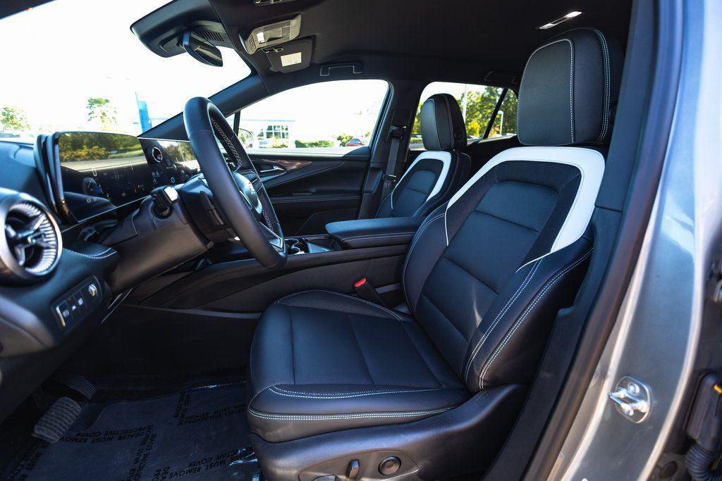 used 2024 Chevrolet Blazer EV car, priced at $27,058