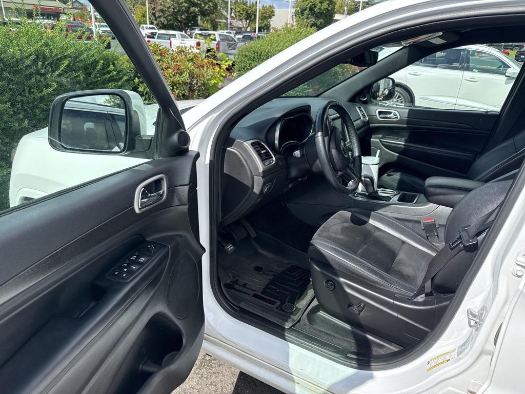 used 2017 Jeep Grand Cherokee car, priced at $17,313