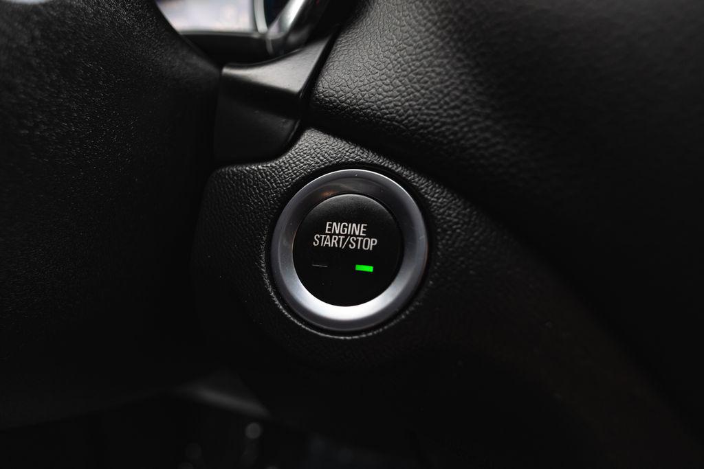 used 2022 Chevrolet Equinox car, priced at $17,200