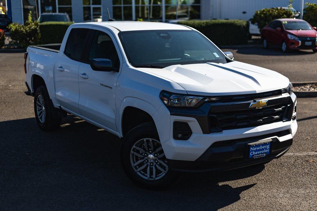 new 2024 Chevrolet Colorado car, priced at $30,999