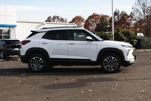 new 2025 Chevrolet TrailBlazer car, priced at $28,977