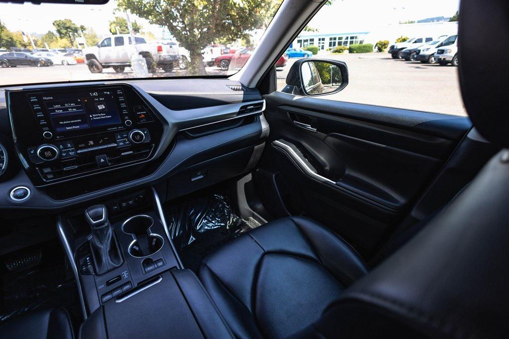 used 2021 Toyota Highlander car, priced at $29,082