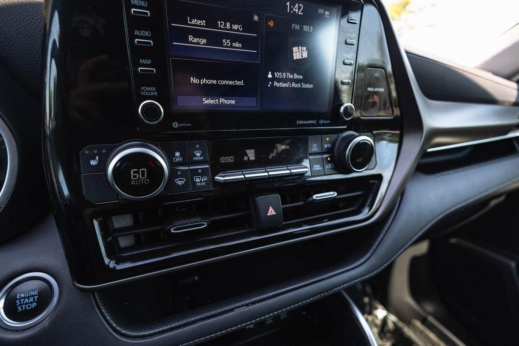 used 2021 Toyota Highlander car, priced at $29,082