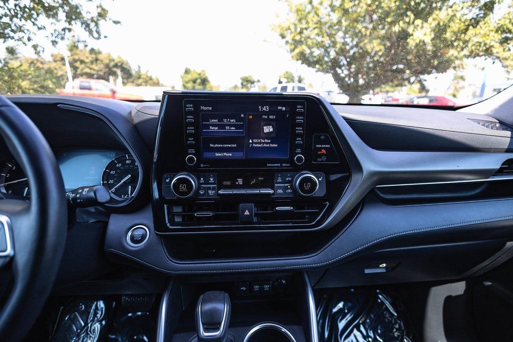 used 2021 Toyota Highlander car, priced at $29,082