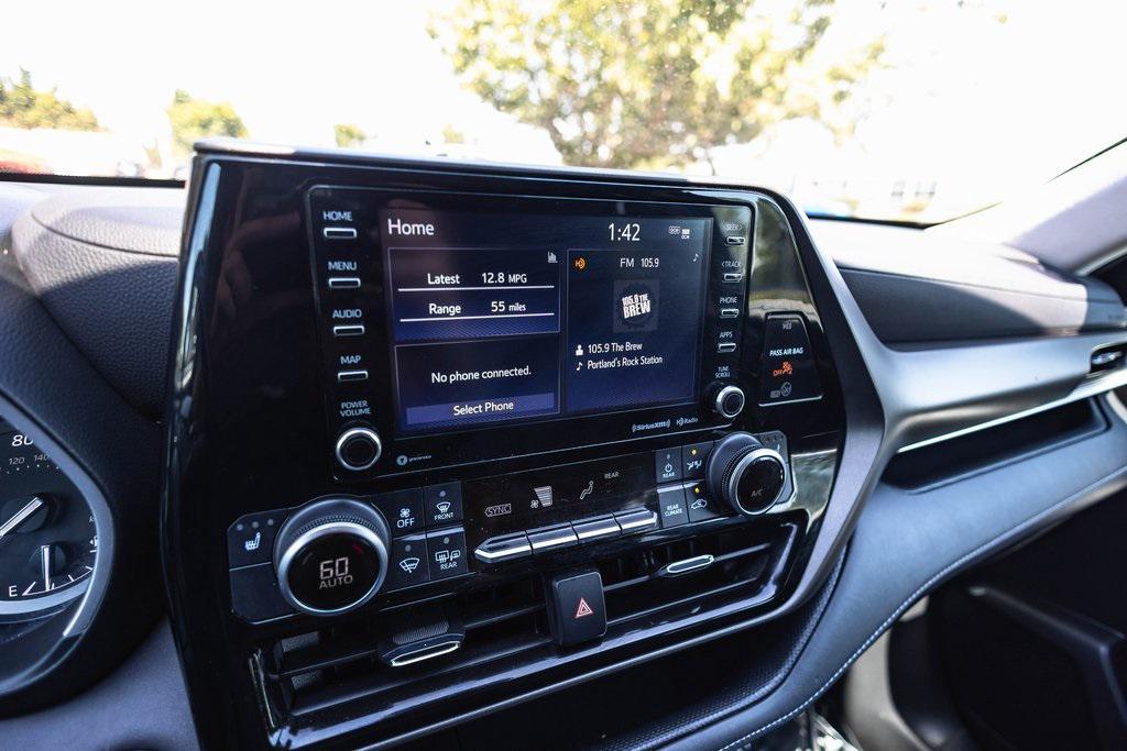 used 2021 Toyota Highlander car, priced at $29,082