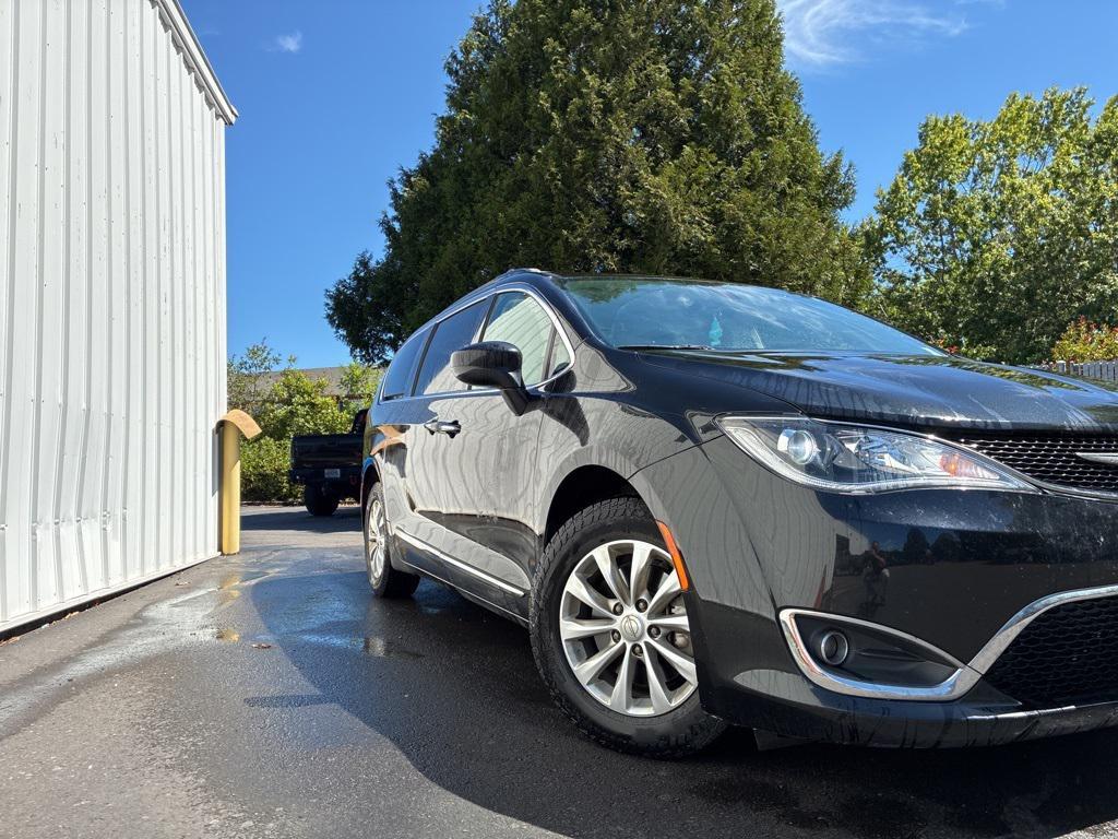 used 2017 Chrysler Pacifica car, priced at $9,000