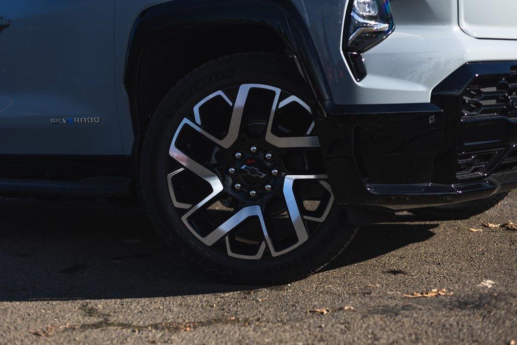 new 2025 Chevrolet Silverado EV car, priced at $91,977