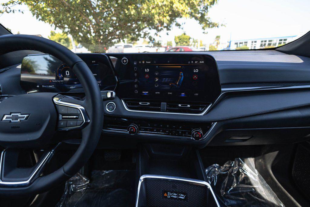 new 2025 Chevrolet Equinox car, priced at $33,977