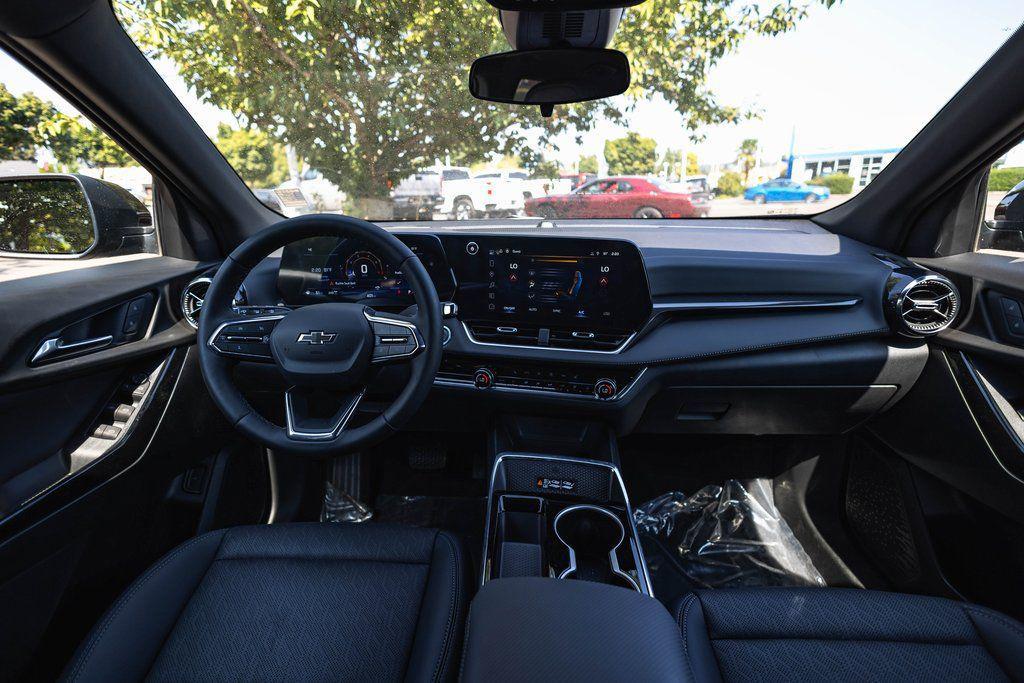 new 2025 Chevrolet Equinox car, priced at $33,977