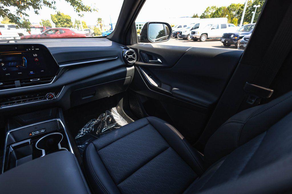 new 2025 Chevrolet Equinox car, priced at $33,977