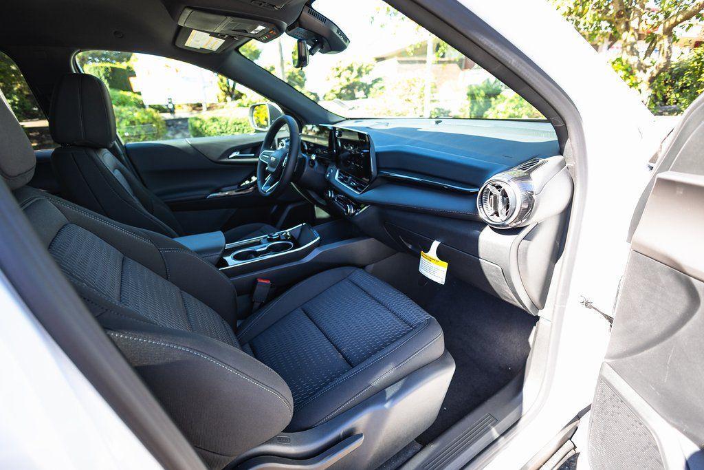 new 2026 Chevrolet Equinox car, priced at $30,999