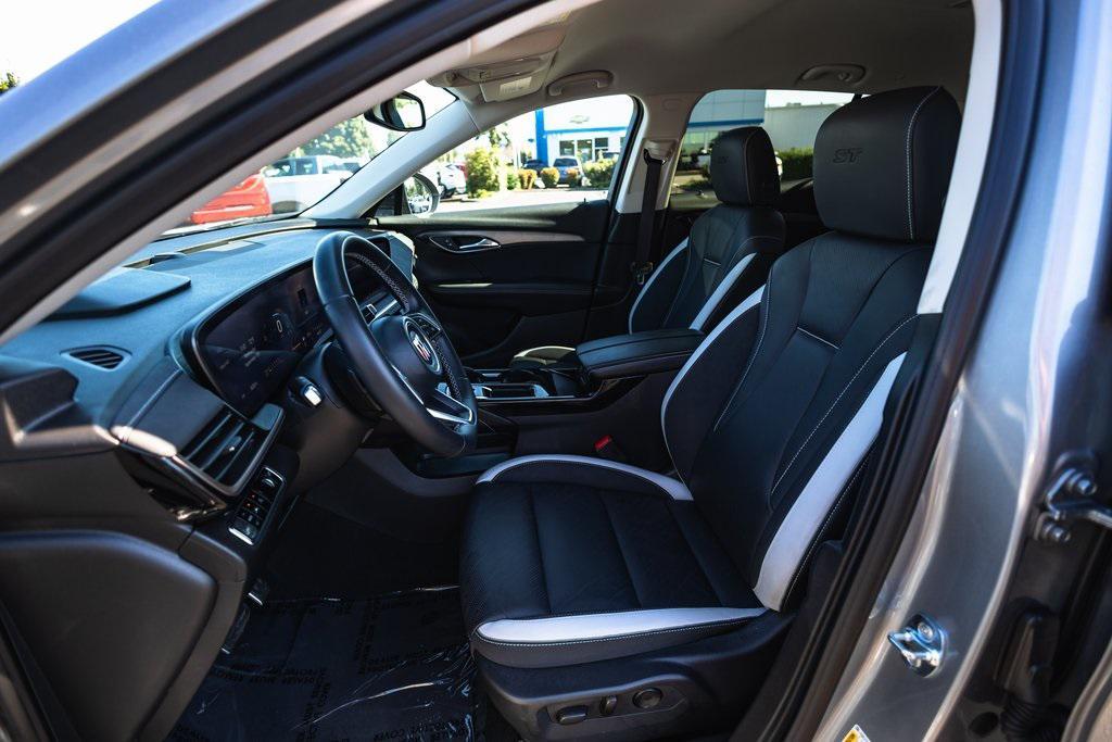 used 2024 Buick Envision car, priced at $26,624