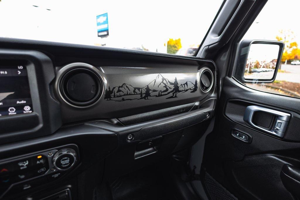 used 2021 Jeep Gladiator car, priced at $32,490