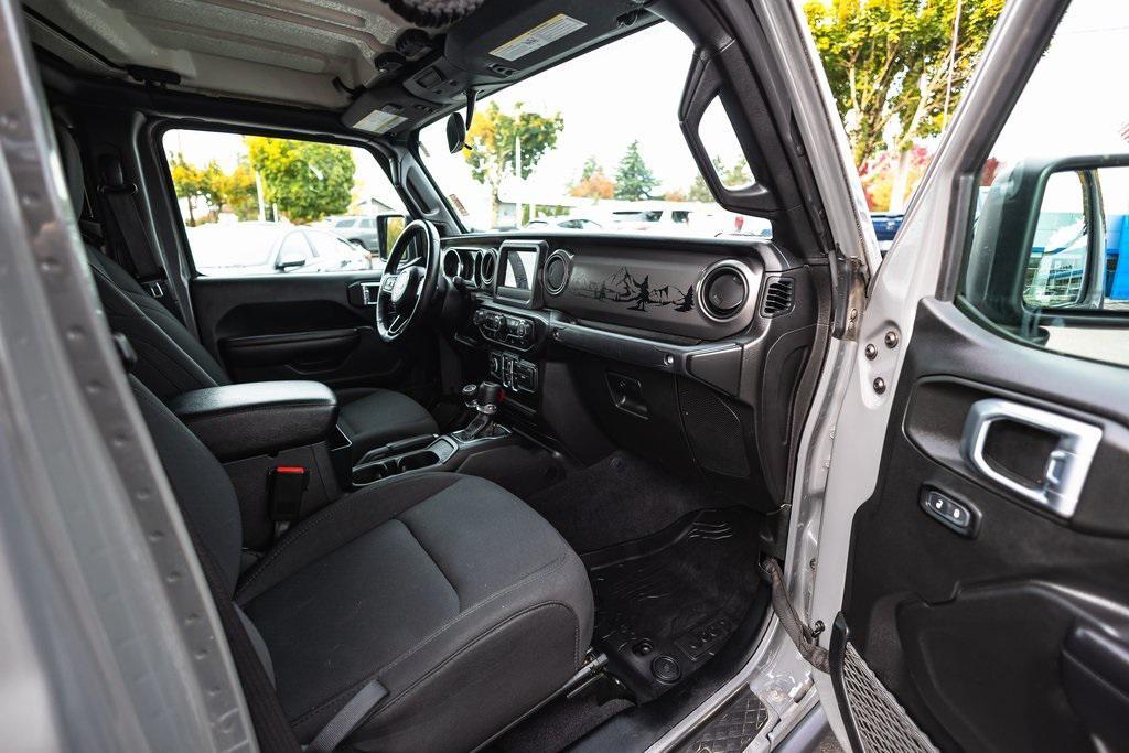 used 2021 Jeep Gladiator car, priced at $32,490