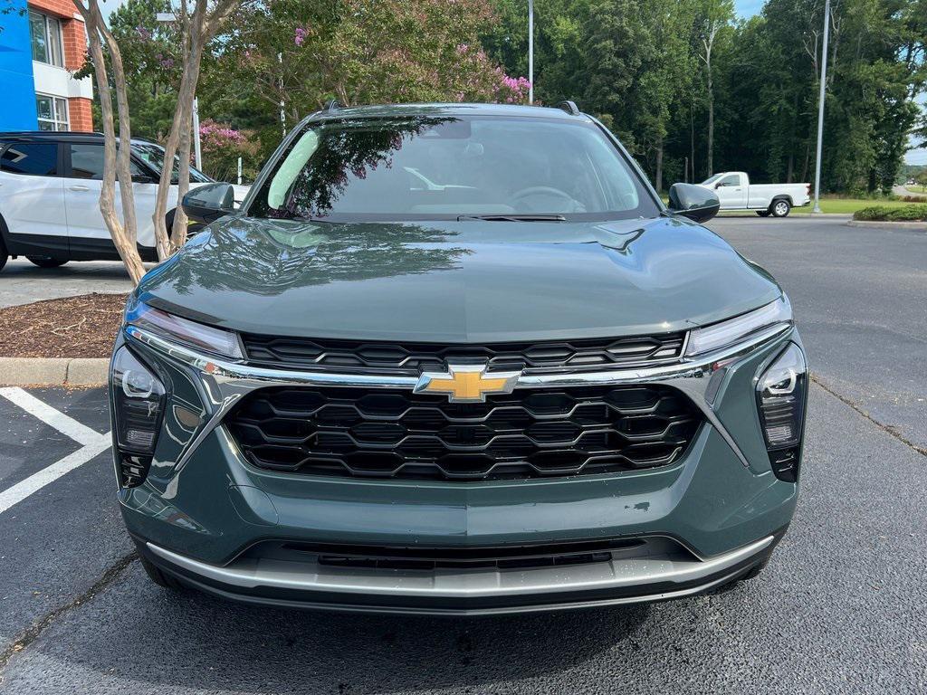 new 2025 Chevrolet Trax car, priced at $25,085