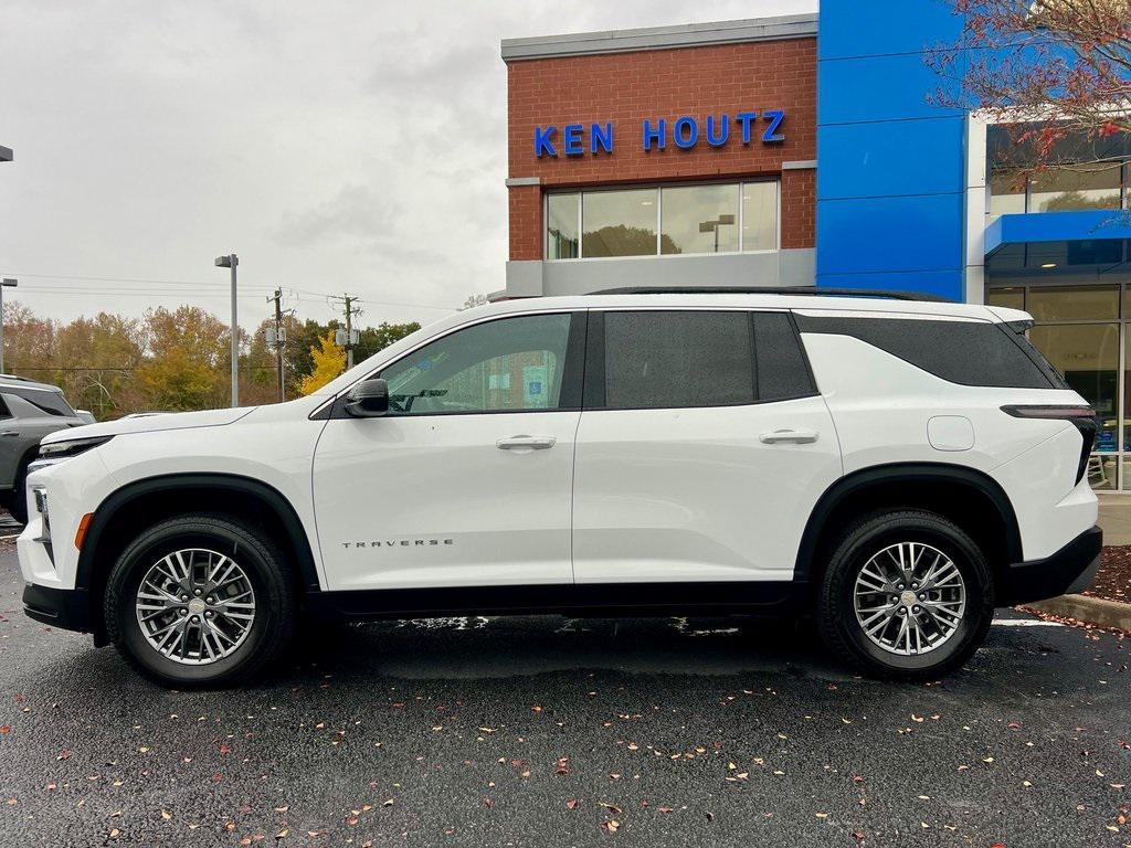 used 2025 Chevrolet Traverse car, priced at $39,498