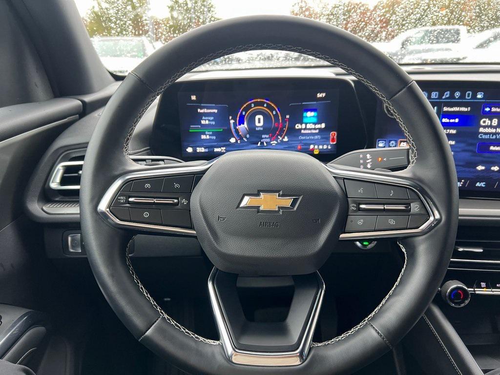 used 2025 Chevrolet Traverse car, priced at $39,498