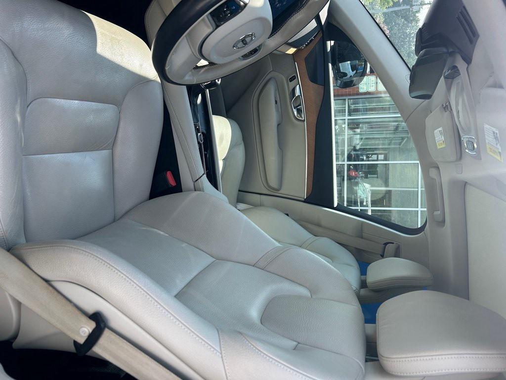 used 2022 Volvo XC90 car, priced at $34,450