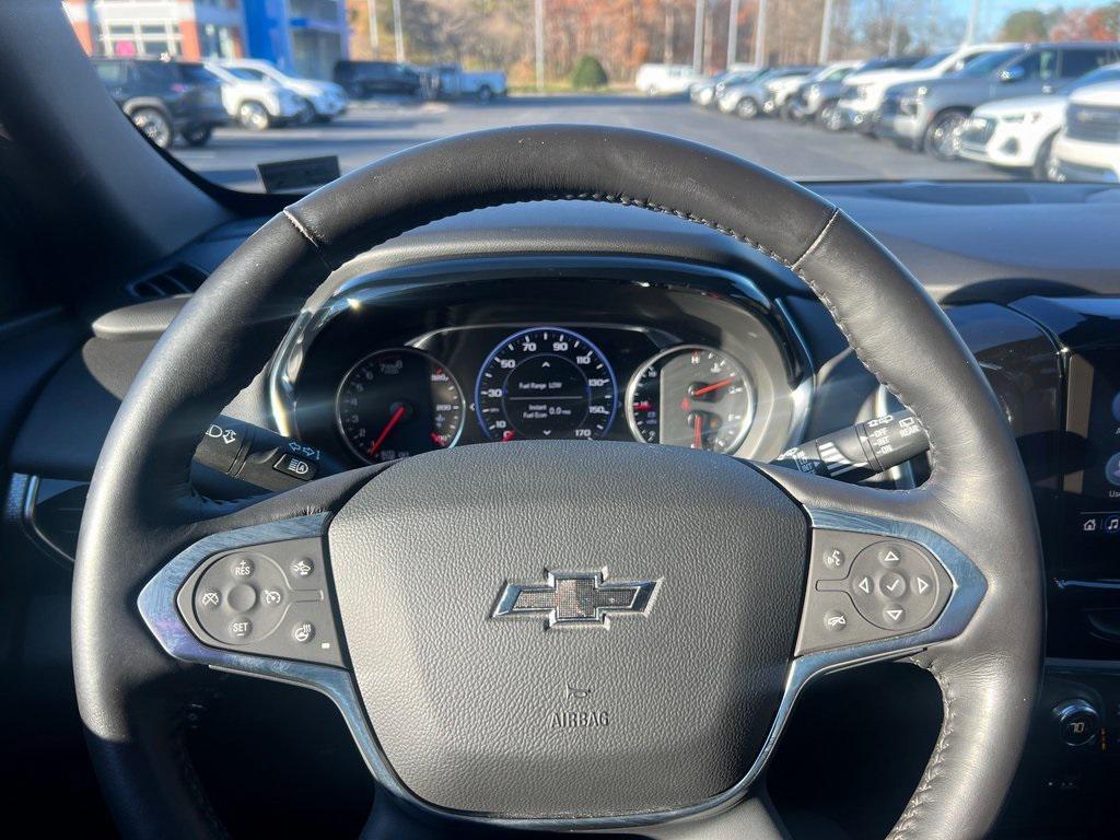 used 2022 Chevrolet Traverse car, priced at $33,900