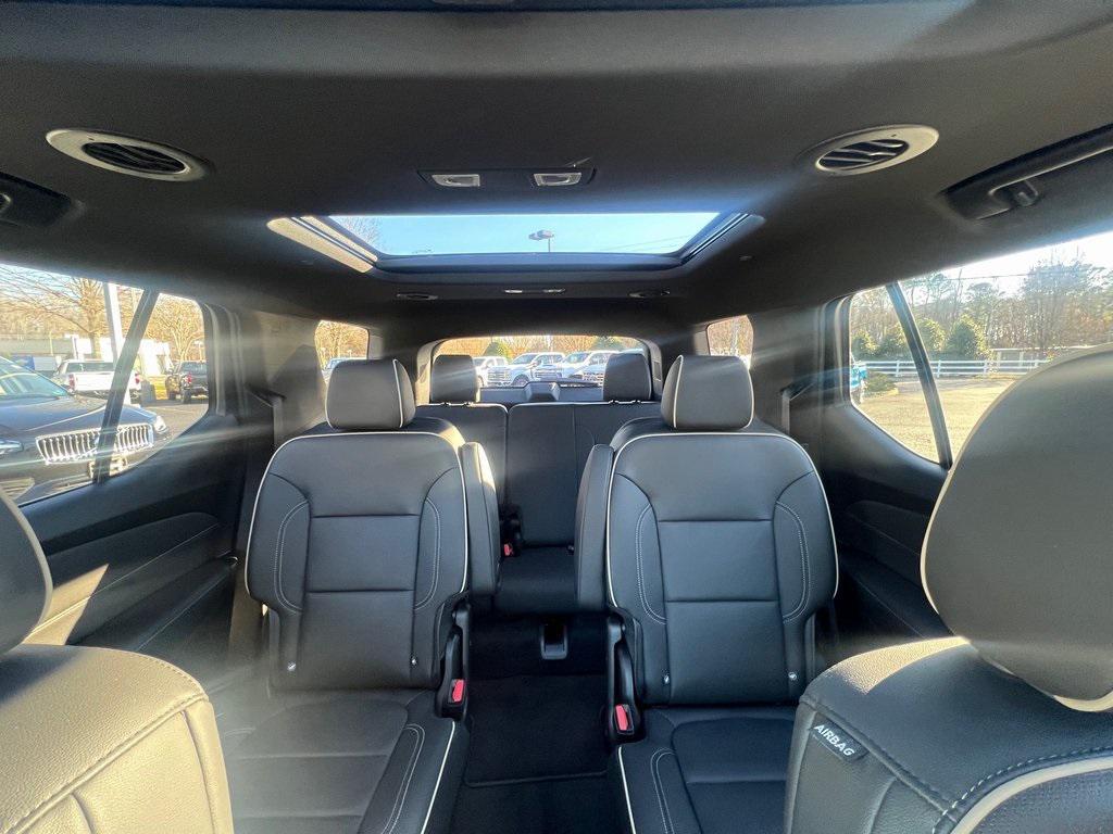 used 2022 Chevrolet Traverse car, priced at $33,900