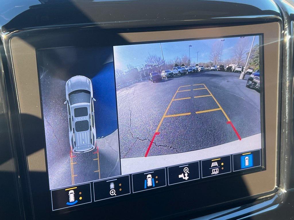 used 2022 Chevrolet Traverse car, priced at $33,900