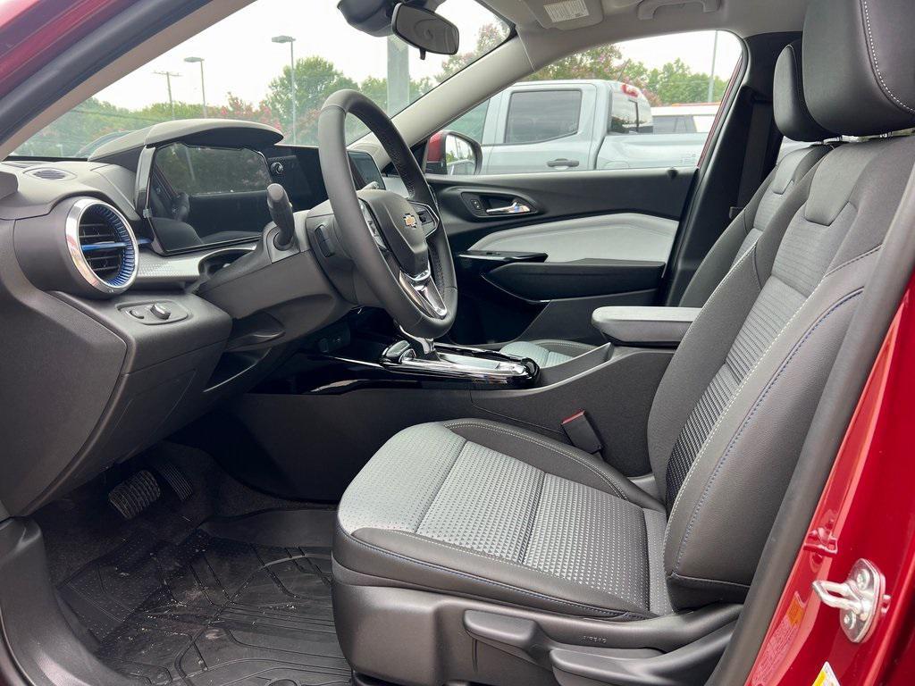 new 2025 Chevrolet Trax car, priced at $26,155