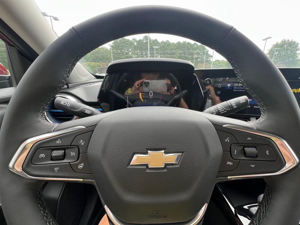 new 2025 Chevrolet Trax car, priced at $26,155