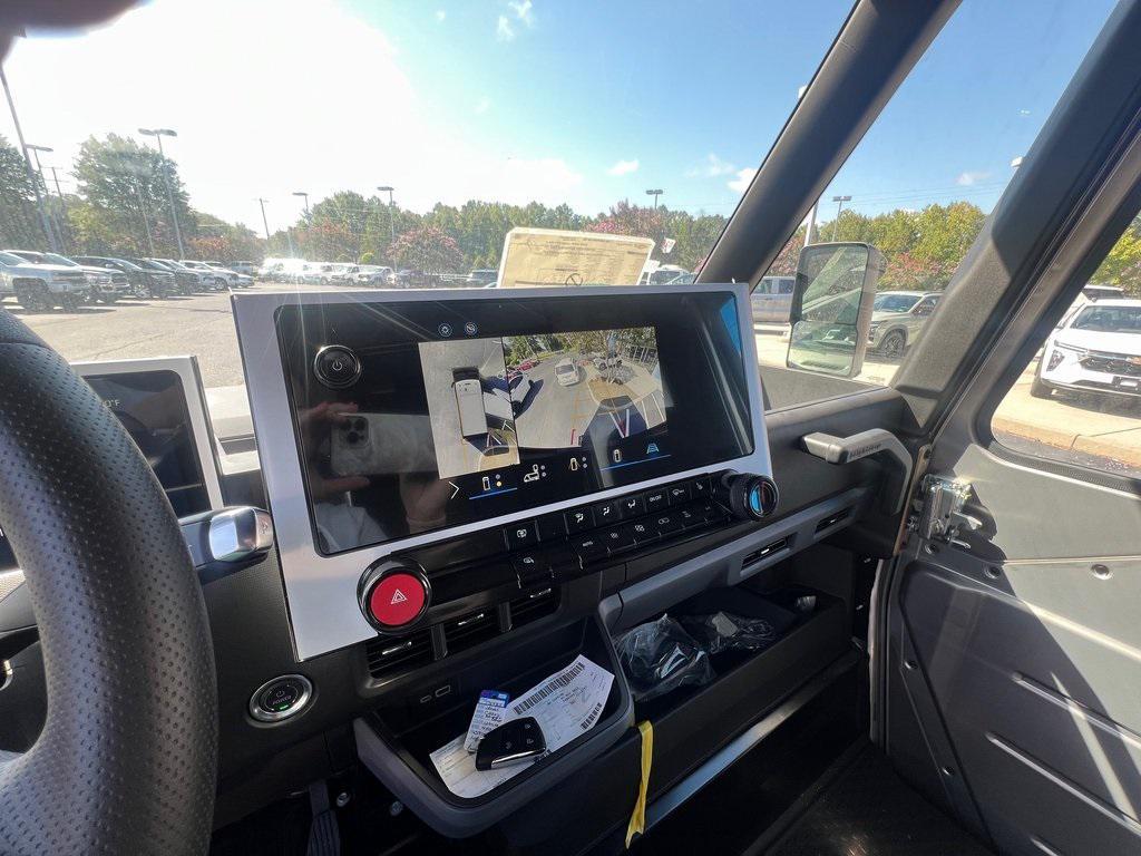 new 2025 Chevrolet BrightDrop 400 car, priced at $70,435