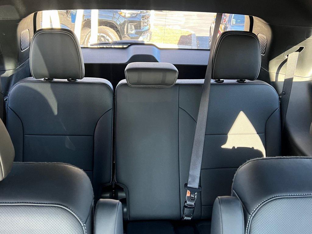 used 2025 Chevrolet Traverse car, priced at $36,892
